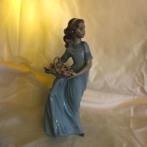 Porcelain Lladro Girl with Basket of Flowers